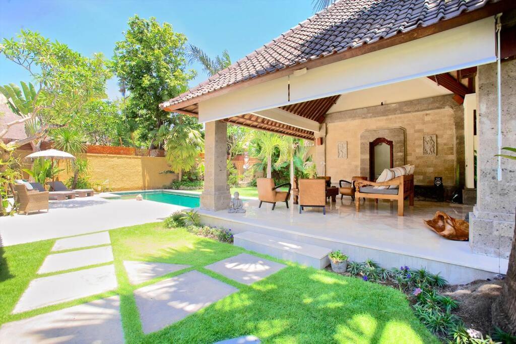 Tropical Oasis, Villa Mimba ซานูร์ ภายนอก รูปภาพ