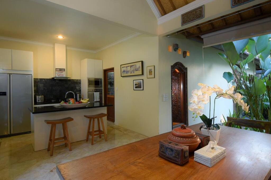 Tropical Oasis, Villa Mimba ซานูร์ ภายนอก รูปภาพ