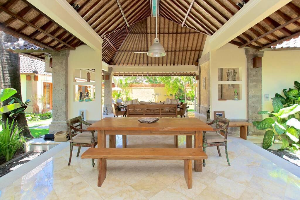 Tropical Oasis, Villa Mimba ซานูร์ ภายนอก รูปภาพ