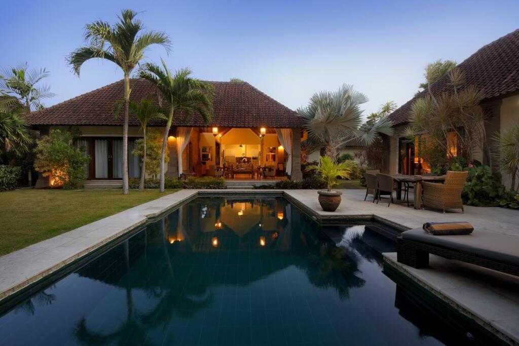 Tropical Oasis, Villa Mimba ซานูร์ ภายนอก รูปภาพ