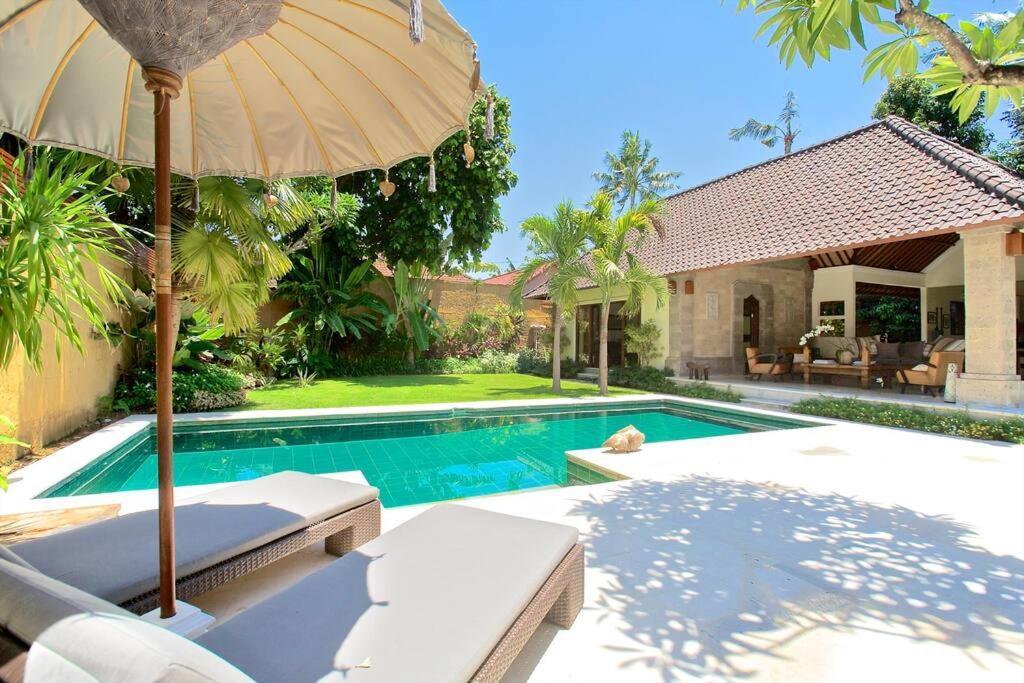 Tropical Oasis, Villa Mimba ซานูร์ ภายนอก รูปภาพ